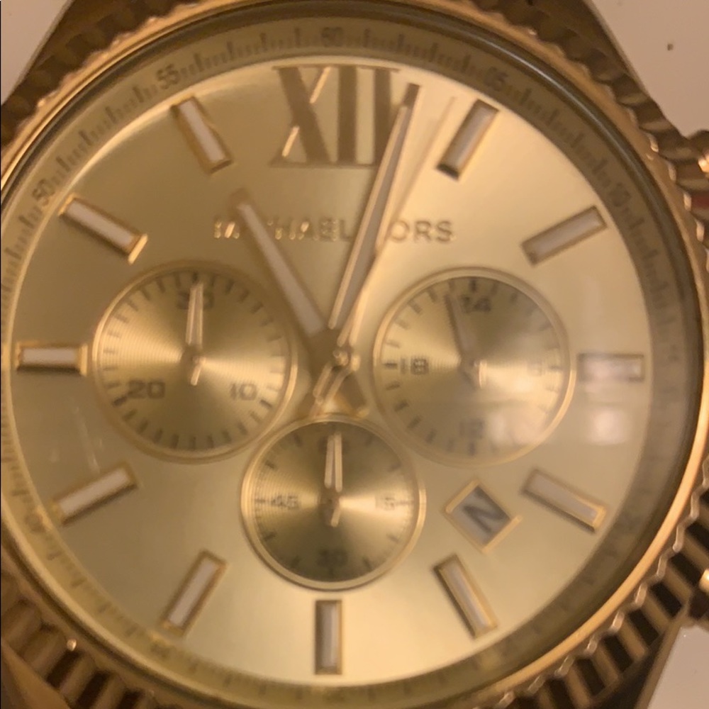 Michael Kors Lexington Watch - Picture 2 of 3